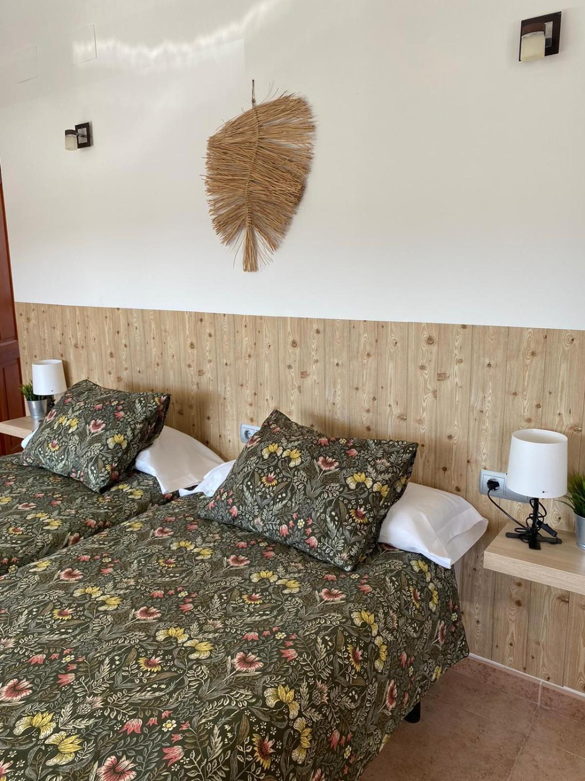 Hostal Espai Mediterrani Puebla de Vallbona Eksteriør billede