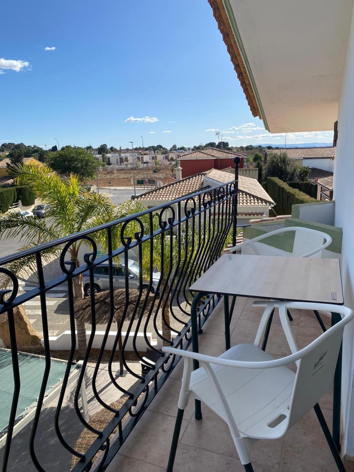 Hostal Espai Mediterrani Puebla de Vallbona Eksteriør billede