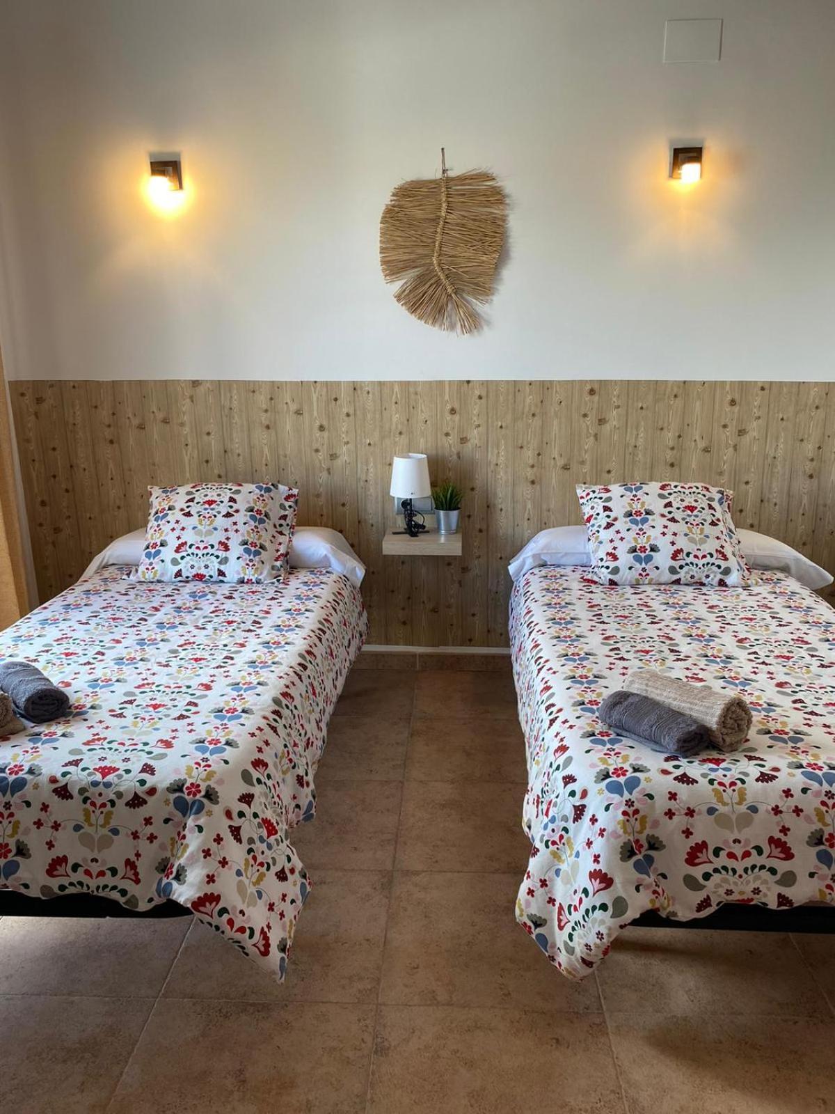 Hostal Espai Mediterrani Puebla de Vallbona Eksteriør billede