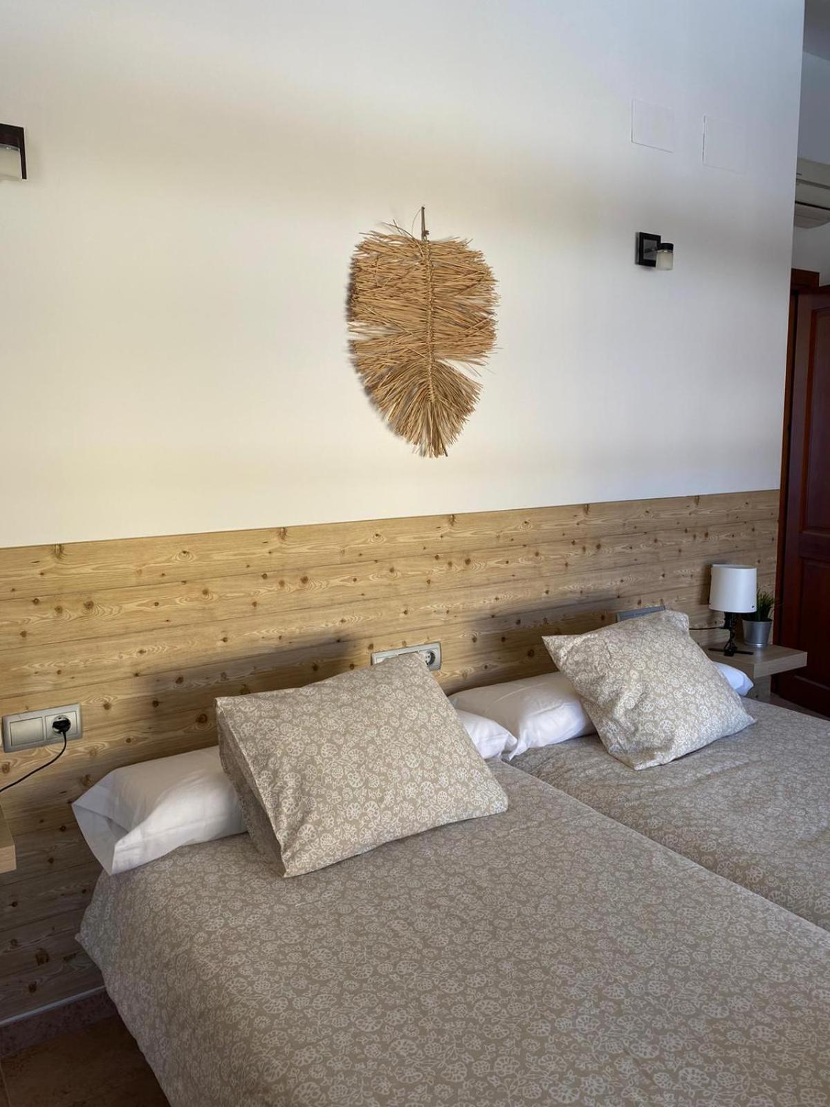 Hostal Espai Mediterrani Puebla de Vallbona Eksteriør billede