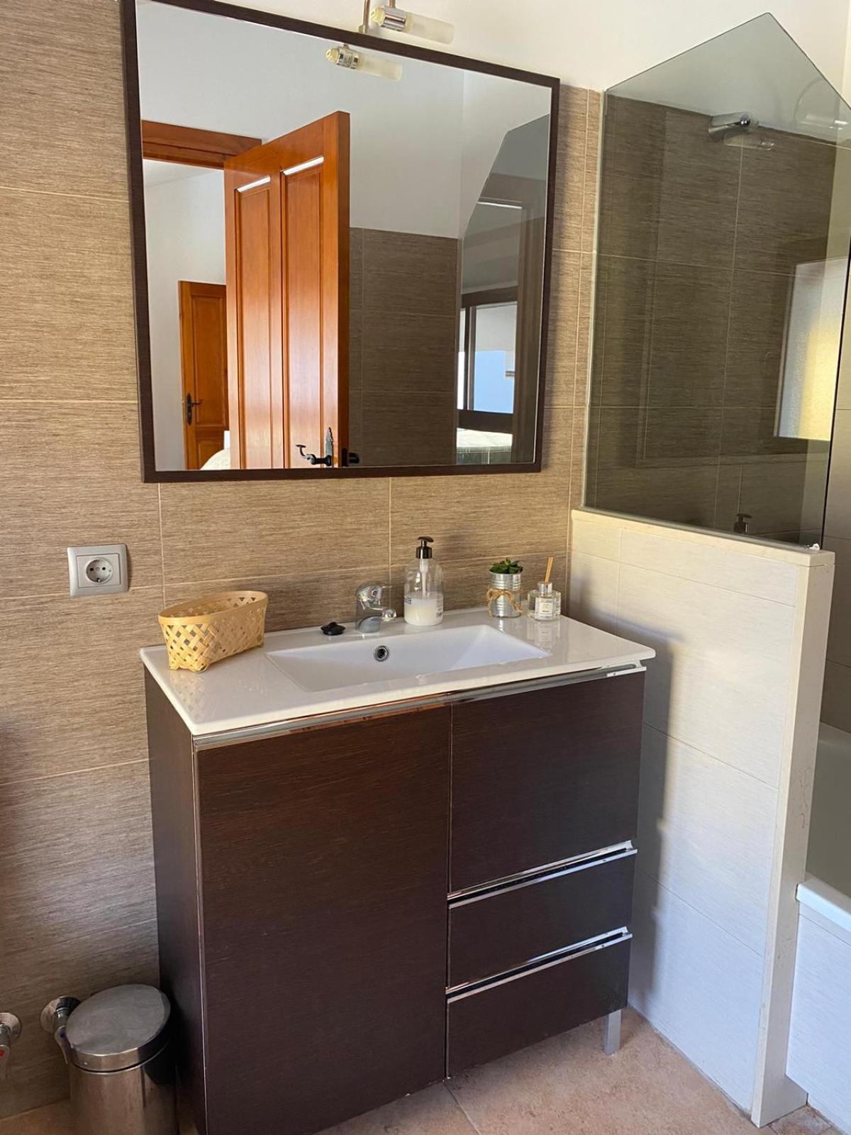 Hostal Espai Mediterrani Puebla de Vallbona Eksteriør billede
